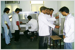 Ram Gopal College of Pharmacy Lab